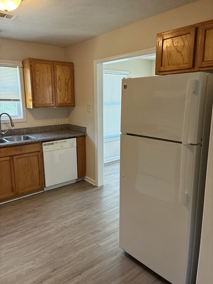 6148 W Forrest St #1 - Photo 3 of 13