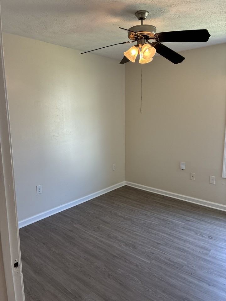 6148 W Forrest St #1 - Photo 6 of 13