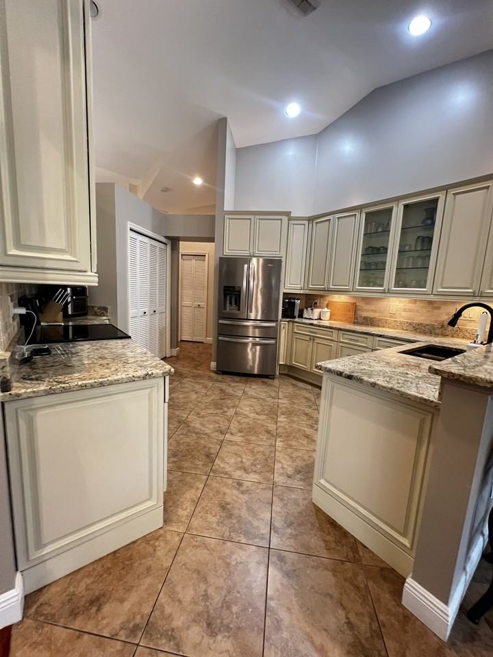 9421 Old Hickory Cir #1 - Photo 2 of 23