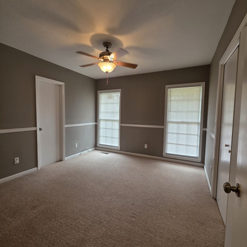 825 Community Ave #1 - Photo 5 of 13