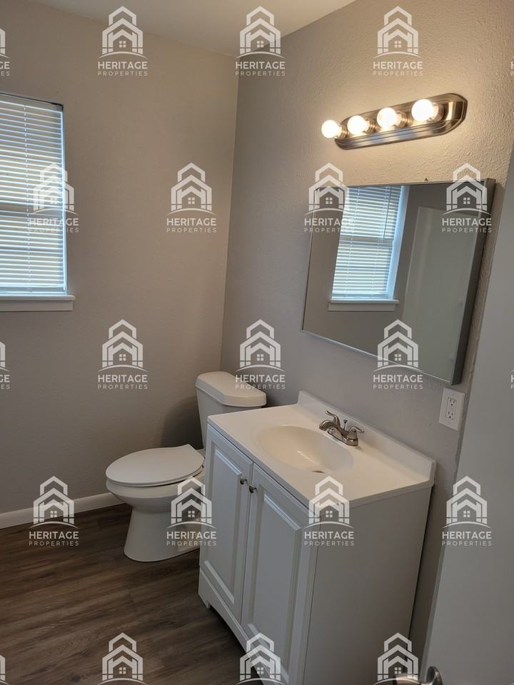 1620 Andrews Dr #1 - Photo 3 of 18