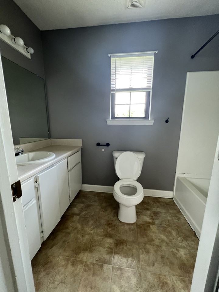 1704 Ashton Dr #1 - Photo 3 of 33