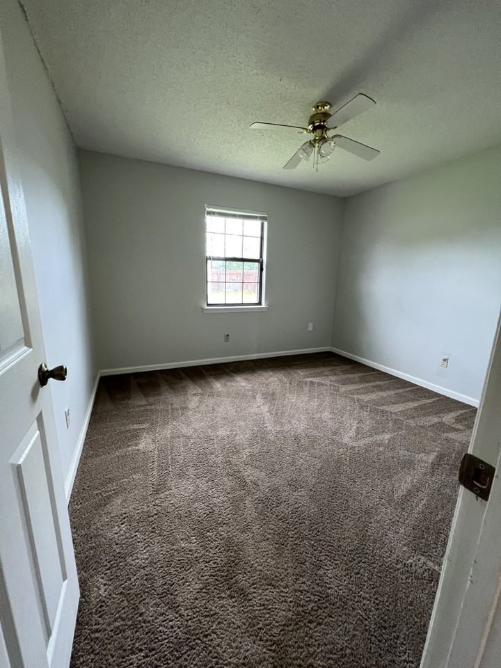 1704 Ashton Dr #1 - Photo 4 of 33