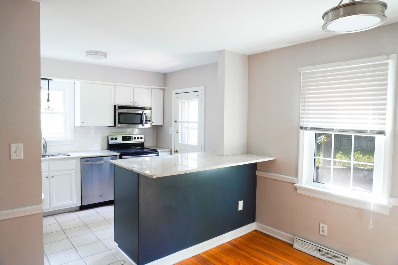 1004 Baywood Ct #1 - Photo 4 of 25