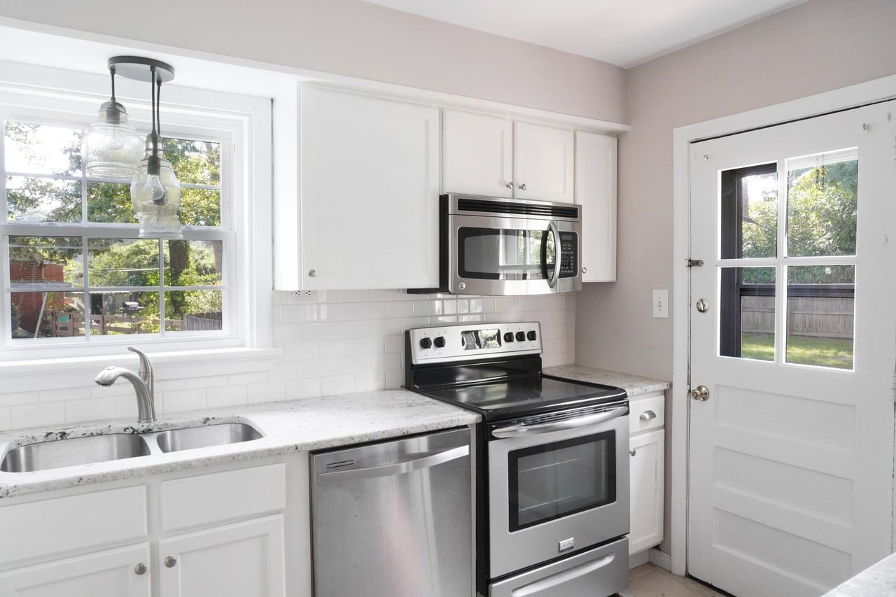 1004 Baywood Ct #1 - Photo 6 of 25