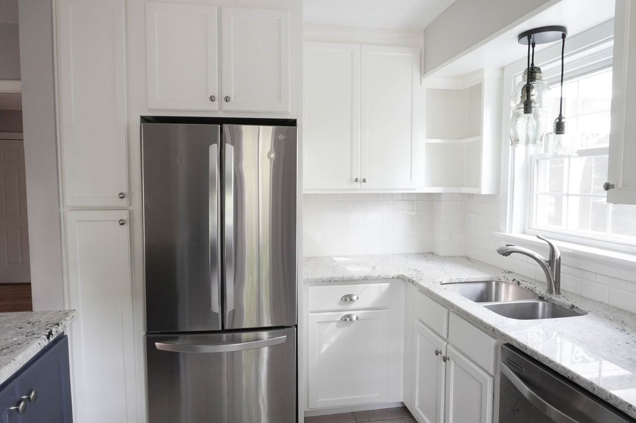 1004 Baywood Ct #1 - Photo 7 of 25