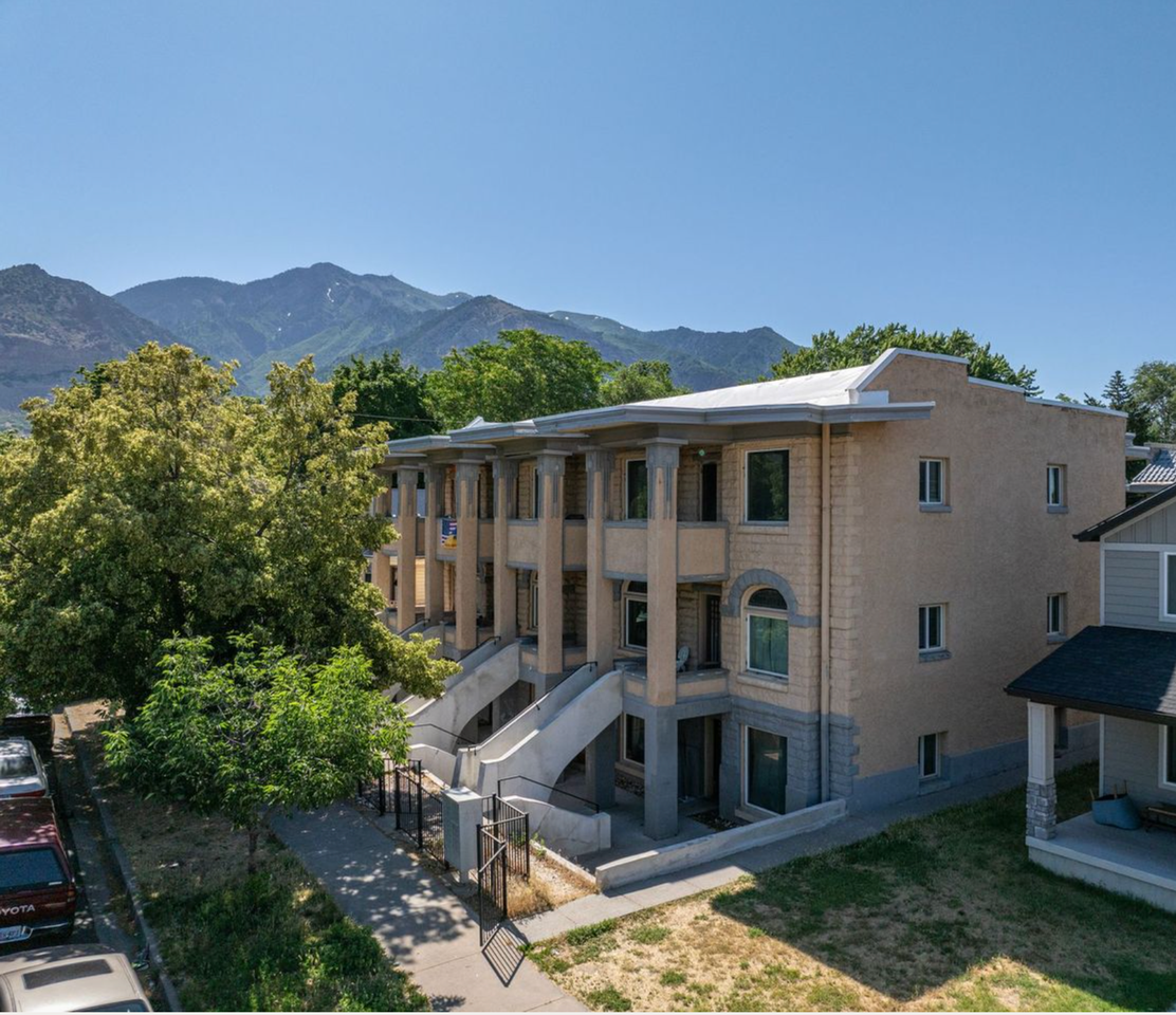 Gatsby Apartments - Photo 3 of 8