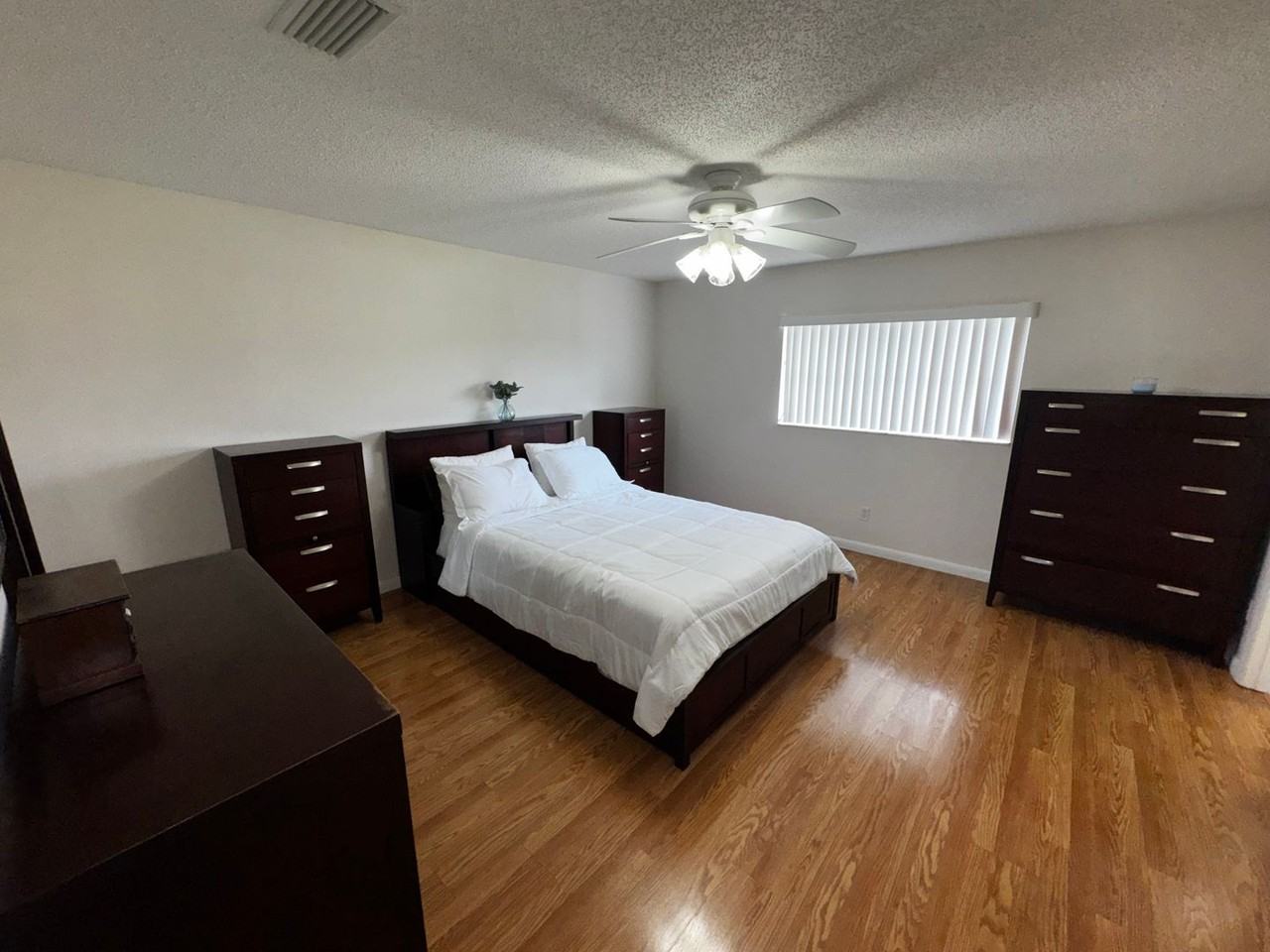 8561 Sw 90th Street Rd - Photo 4 of 20