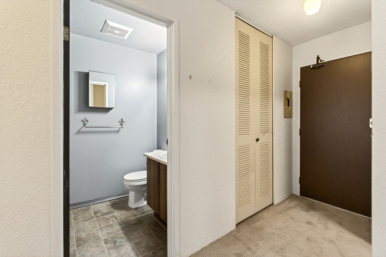 1600 Dufferin Cres #417 - Photo 6 of 27