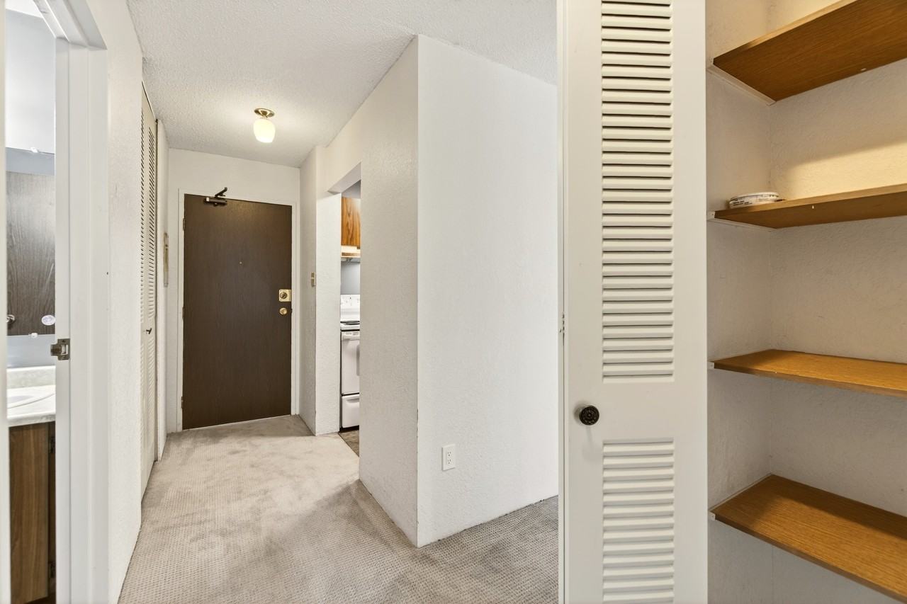 1600 Dufferin Cres #417 - Photo 7 of 27