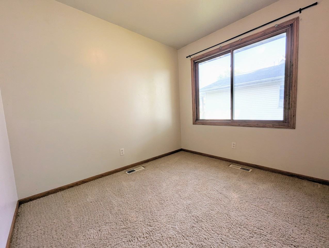 406 E Montgomery St #406 - Photo 5 of 12