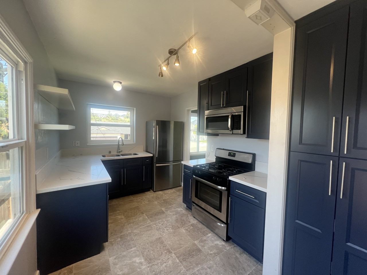 1735 Parrot St #1 - Photo 3 of 12