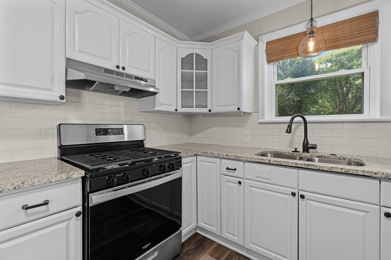 119 Charles Ave #1 - Photo 4 of 12