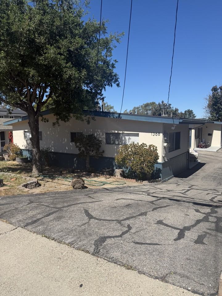 1368 Breck St #1 - Photo 3 of 3