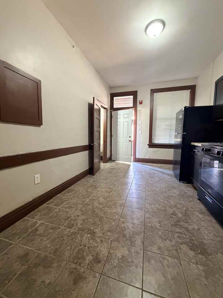 604 W 3rd St #4B - Photo 2 of 21