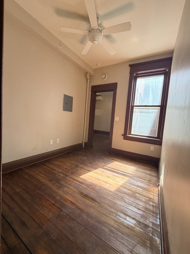 604 W 3rd St #4B - Photo 7 of 21