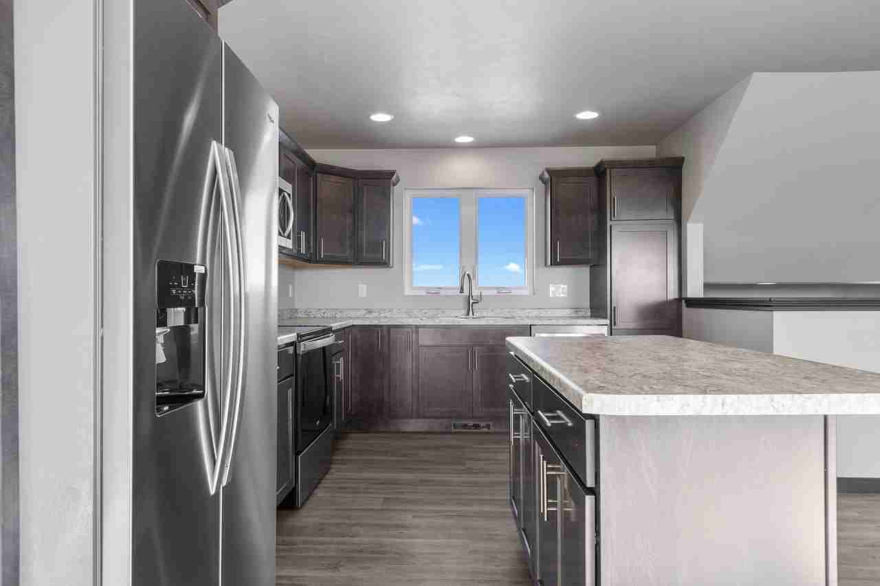 3725 E Rubyred Dr #1 - Photo 3 of 18