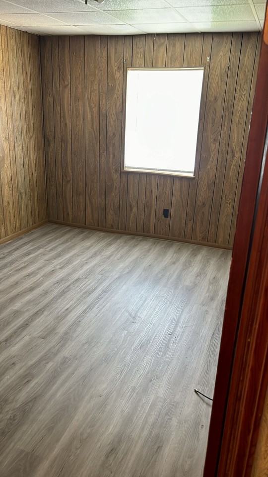 1104 Halsey St #8 - Photo 5 of 7