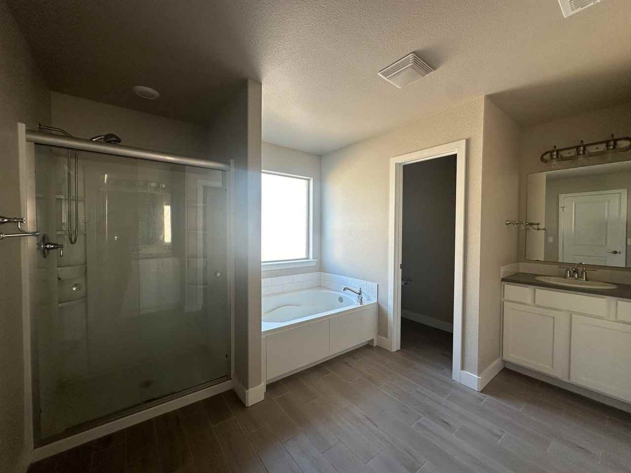 2409 Husk St #1 - Photo 5 of 9