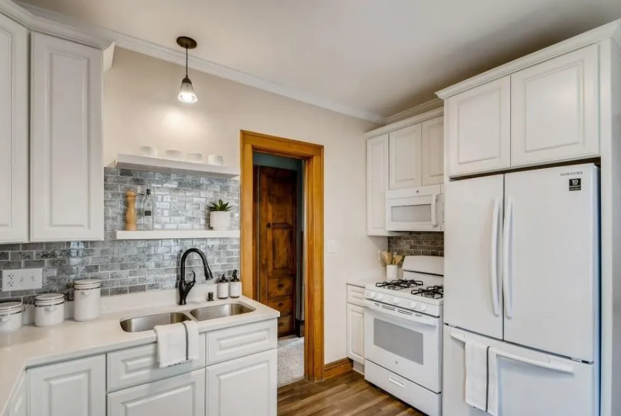 3935 Fremont Ave N #0 - Photo 3 of 14