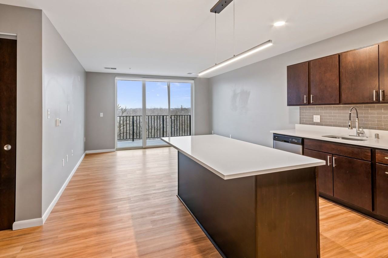 Honey Creek Place - Photo 4 of 33