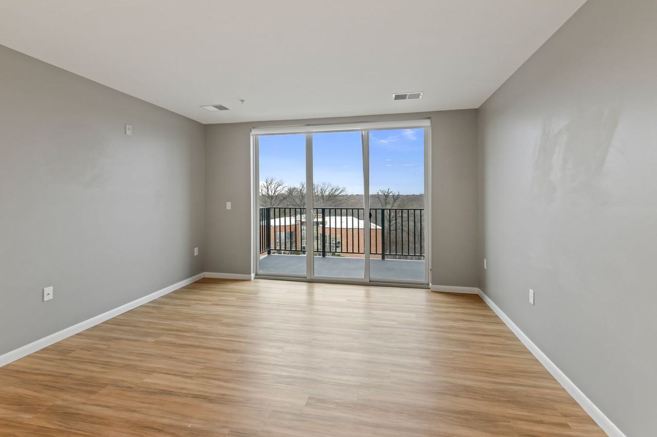 Honey Creek Place - Photo 6 of 33