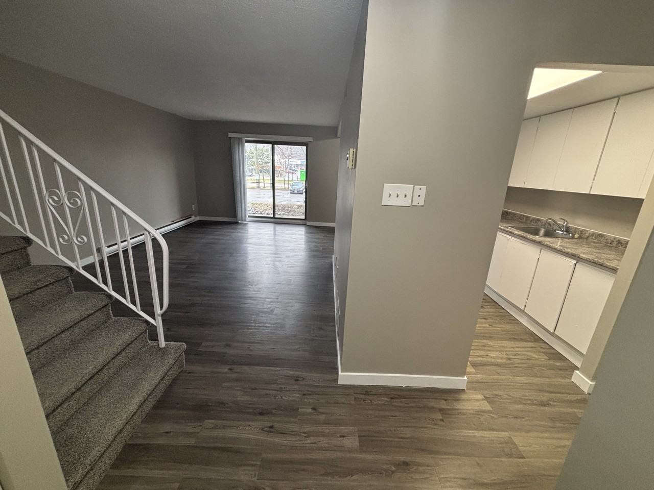 457 Albert St #9 - Photo 2 of 17