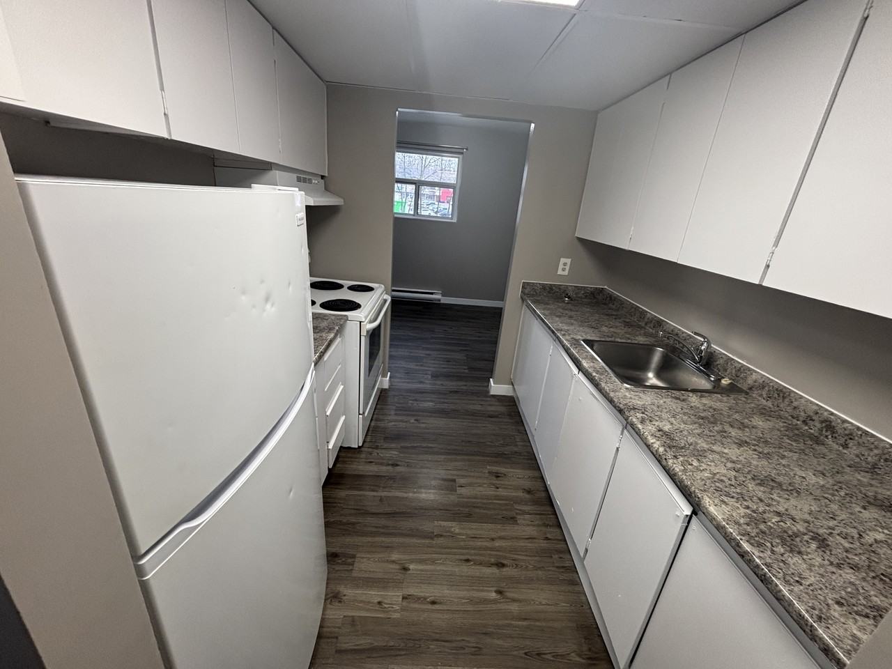 457 Albert St #9 - Photo 4 of 17