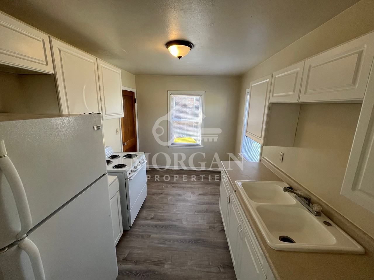 2904 Lincoln St - Photo 3 of 6