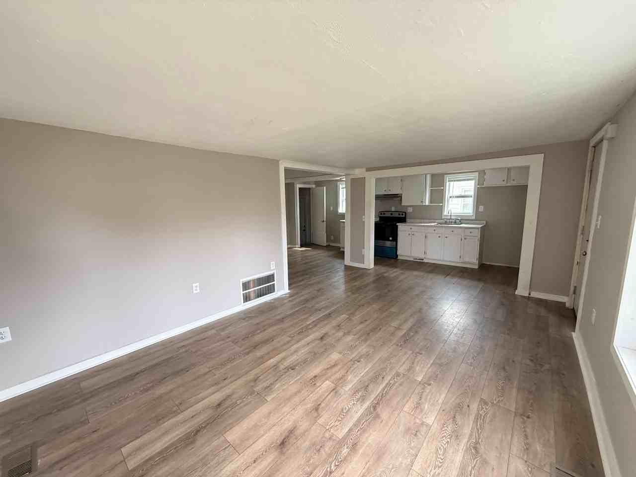 430 Dunlap St #1 - Photo 4 of 8
