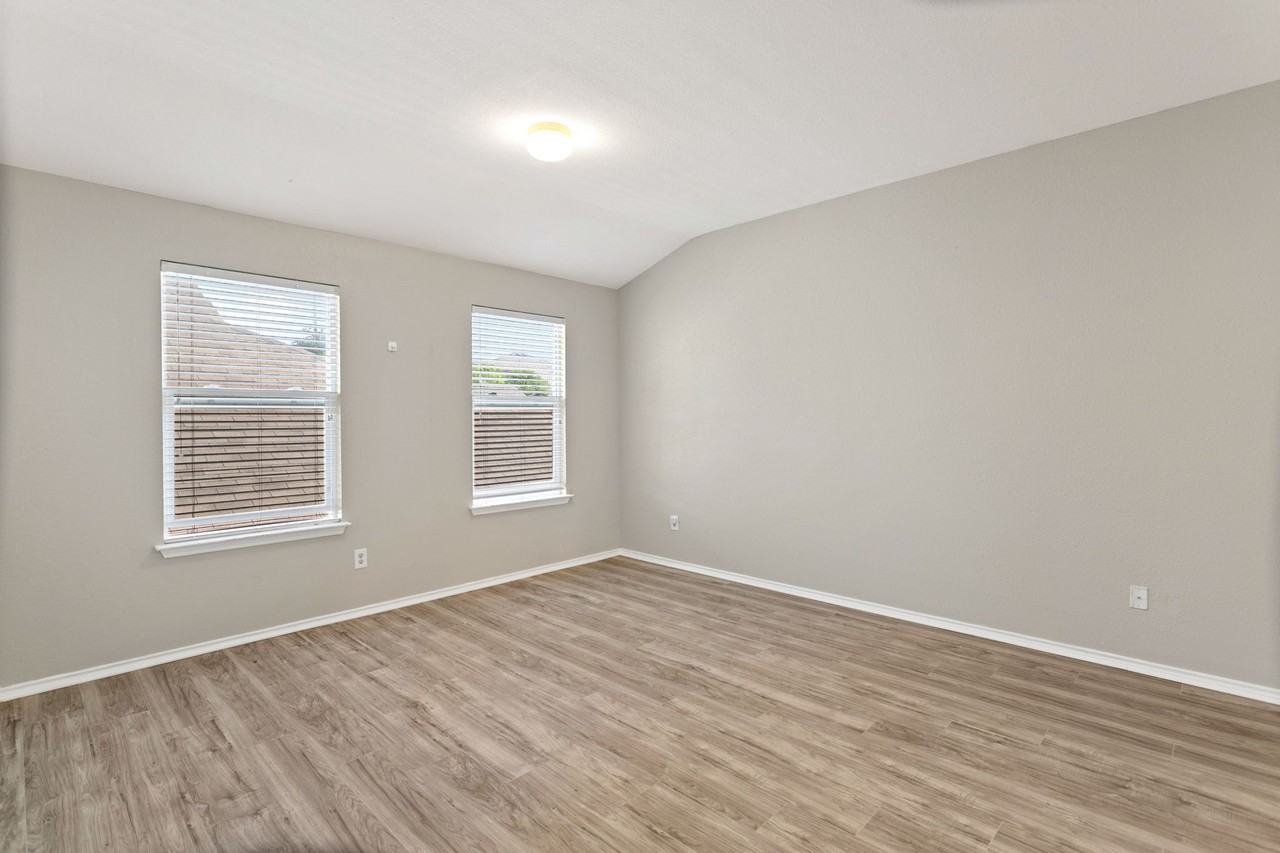 12023 Sapphire Riv #1 - Photo 7 of 10