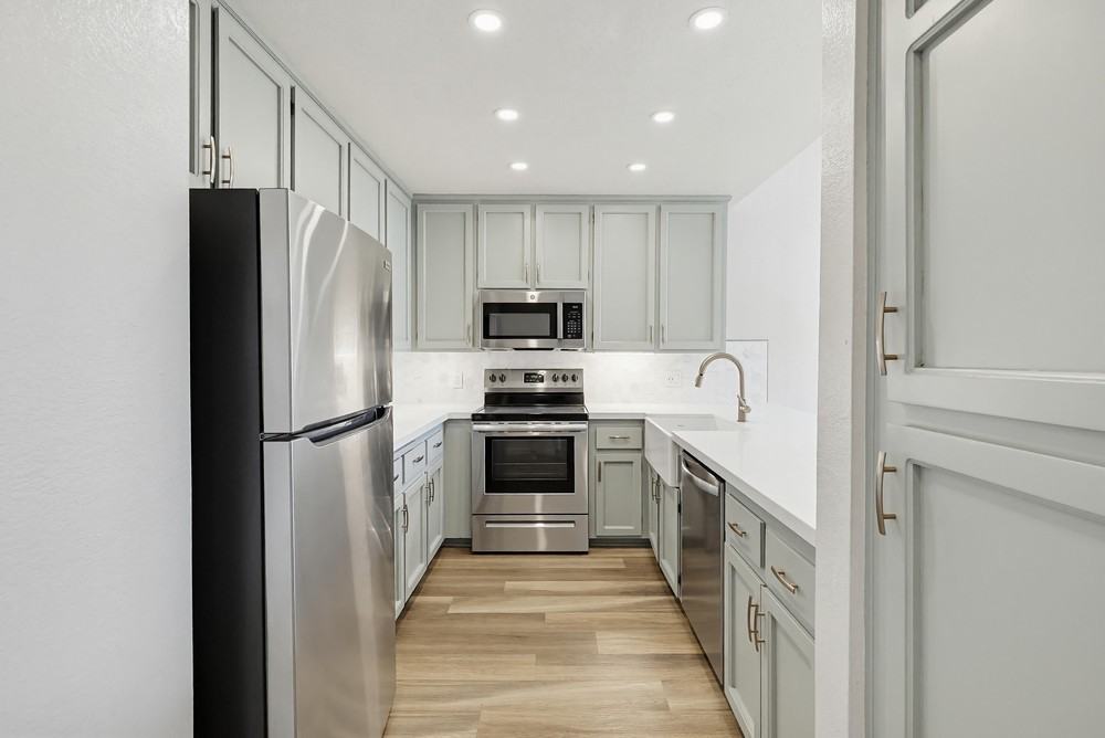 270 Dahlia Ave #1
