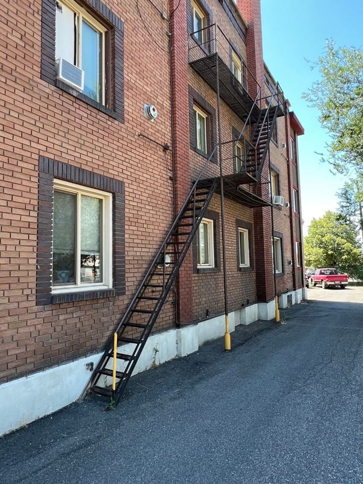 Grant Avenue Apartments - Photo 6 of 9