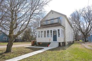 featured image of 1516/1520 E Hawthorne Ave