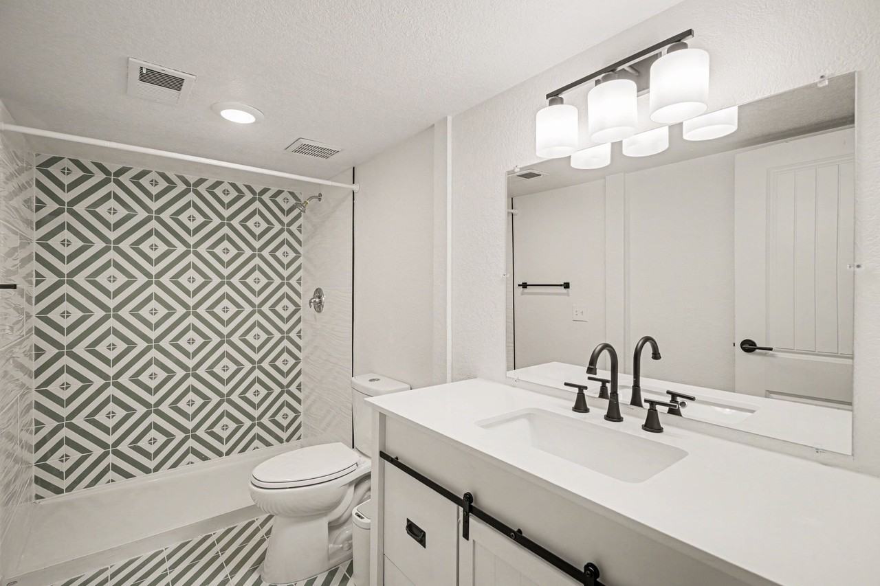 6378 S Emporia Cir #1 - Photo 5 of 10