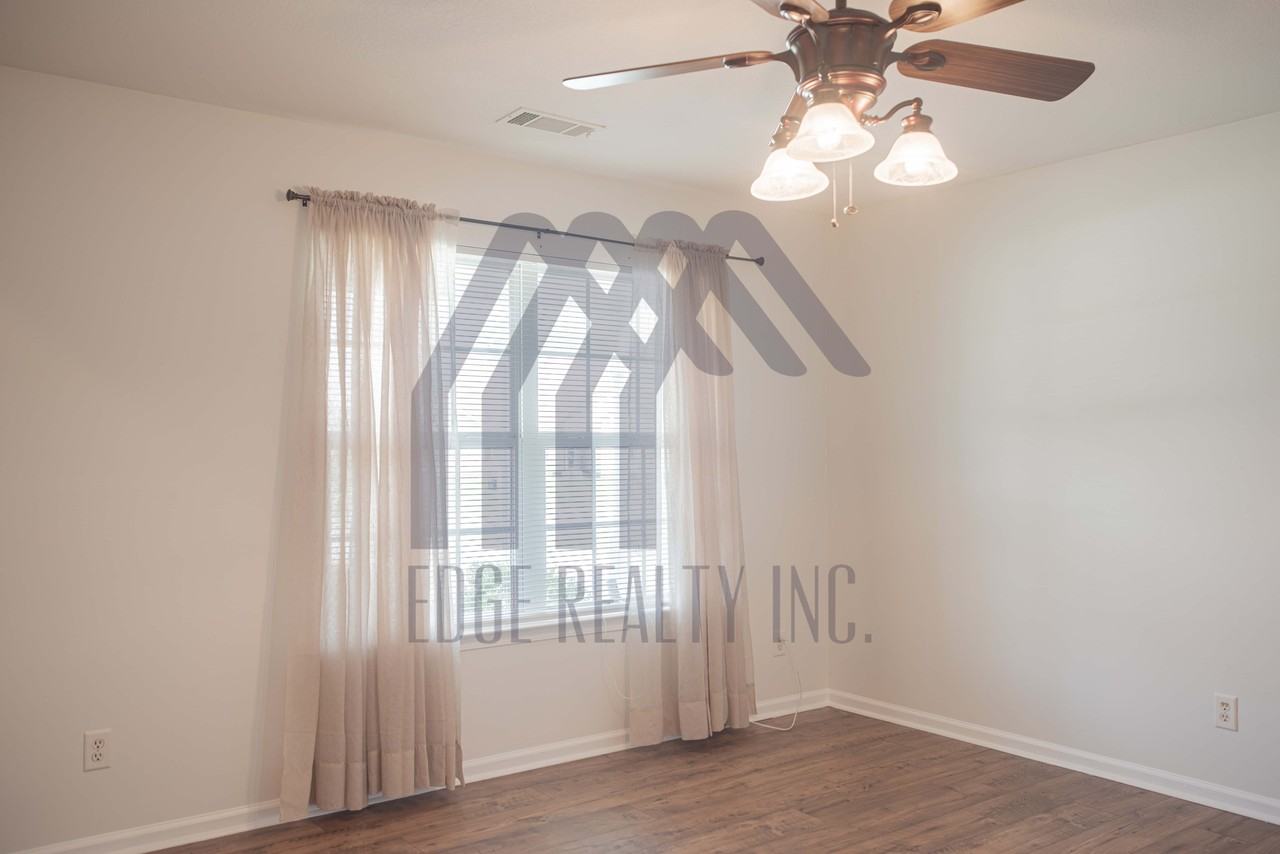 108 Rogers Dr #1 - Photo 3 of 8