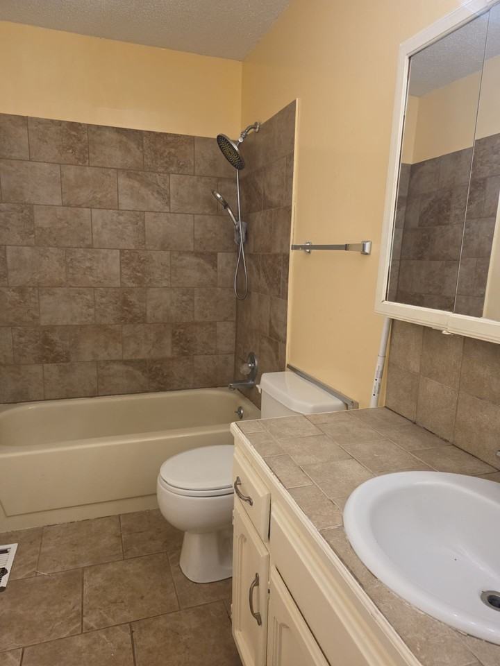 3910 Grunden Dr Sw #1 - Photo 5 of 9