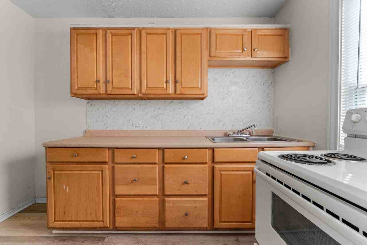3916 Homan Ave #3918 - Photo 4 of 7