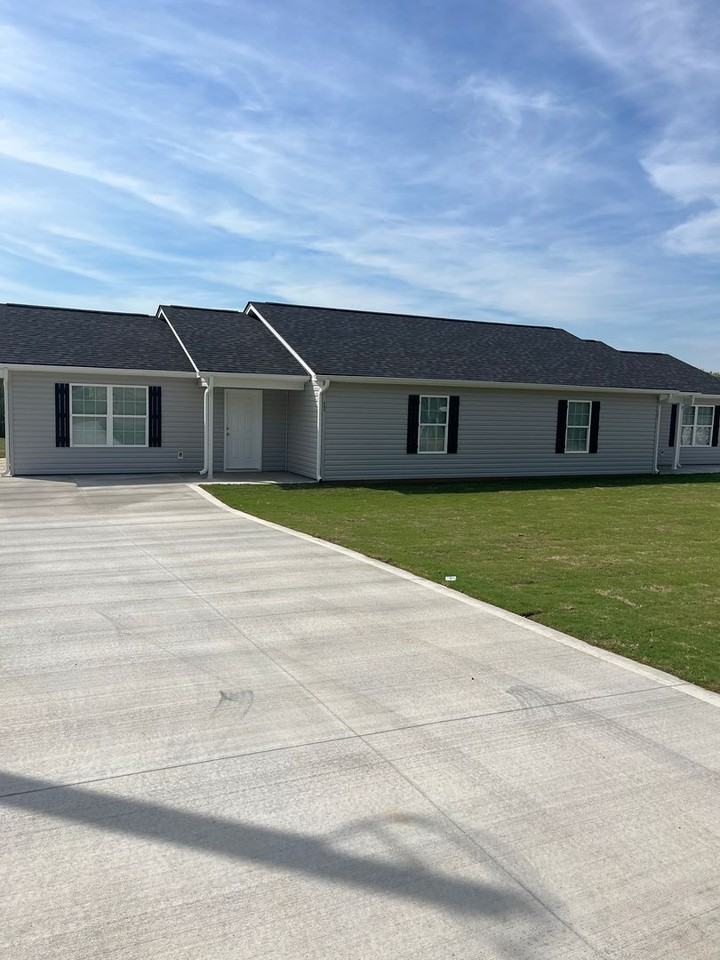 492 Bernice Snow Rd - Photo 2 of 24