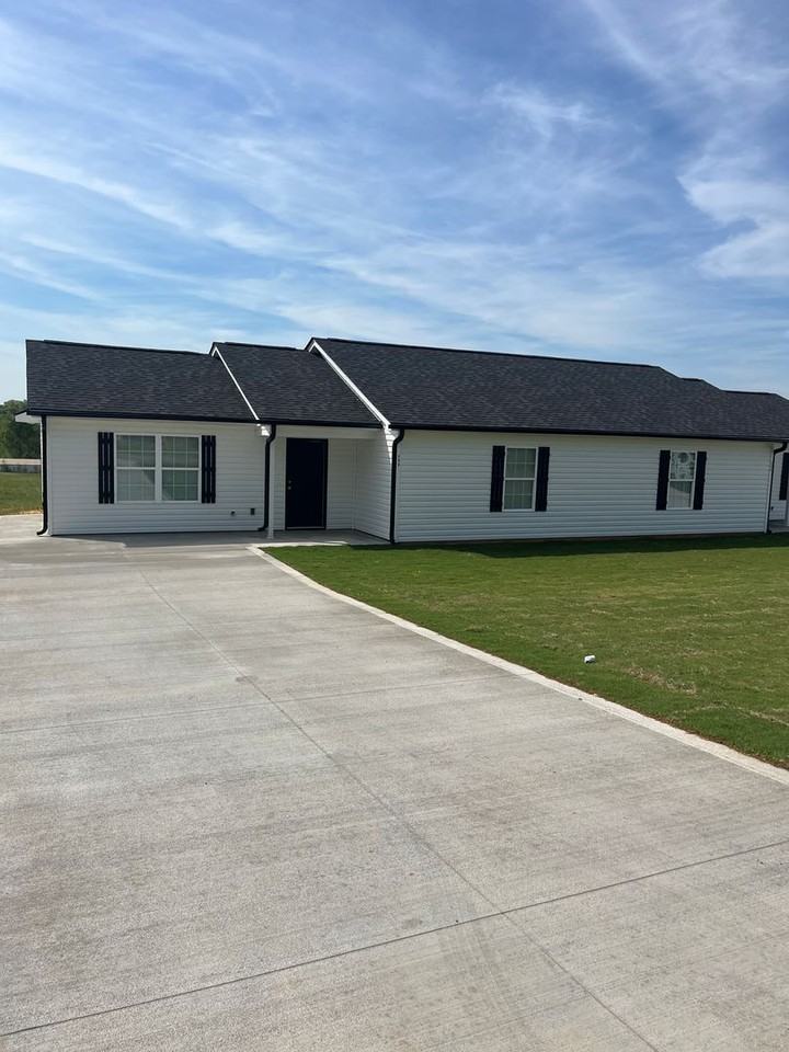 498 Bernice Snow Rd - Photo 2 of 15