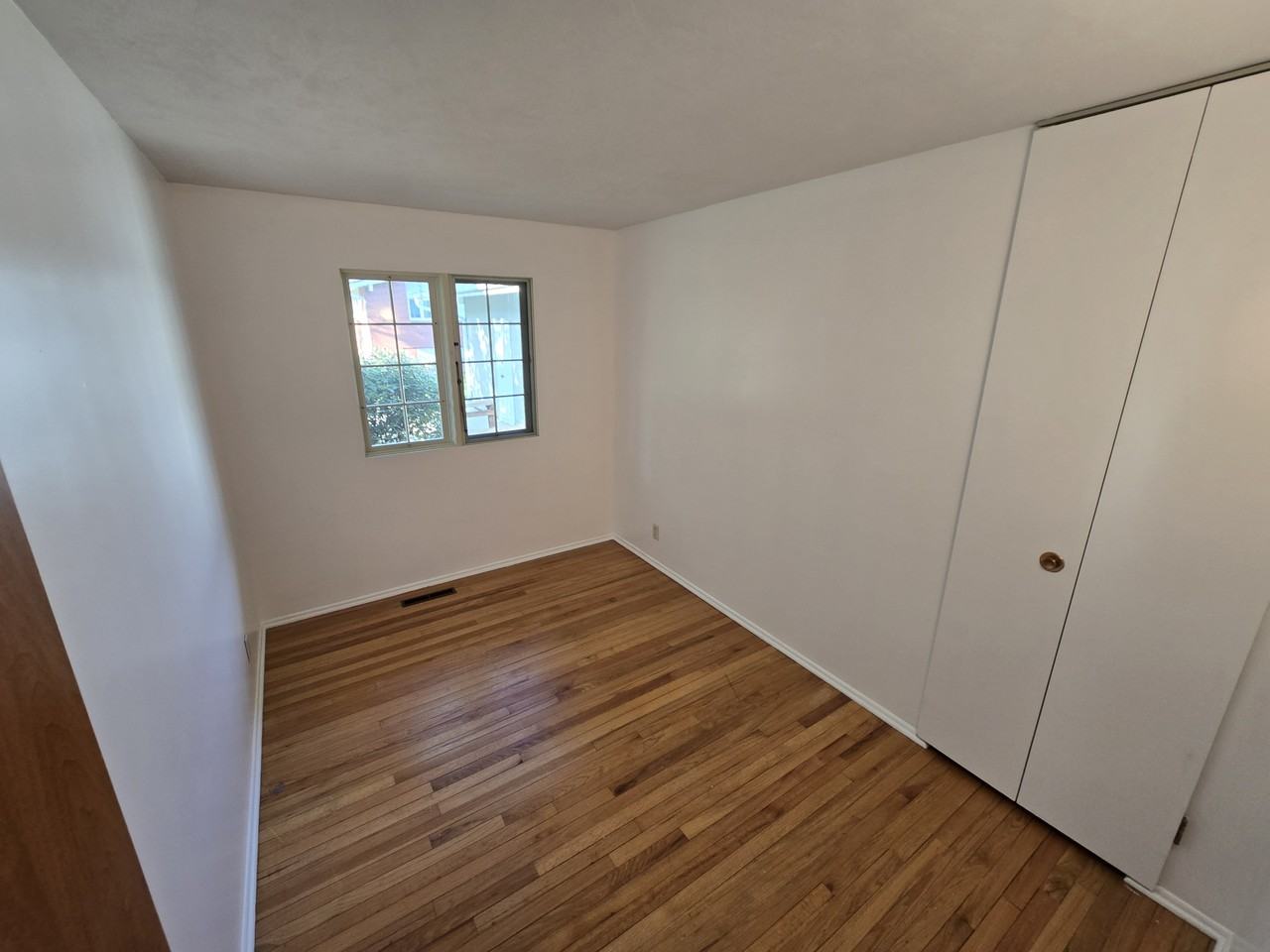 420 Steinway Rd #1 - Photo 5 of 19