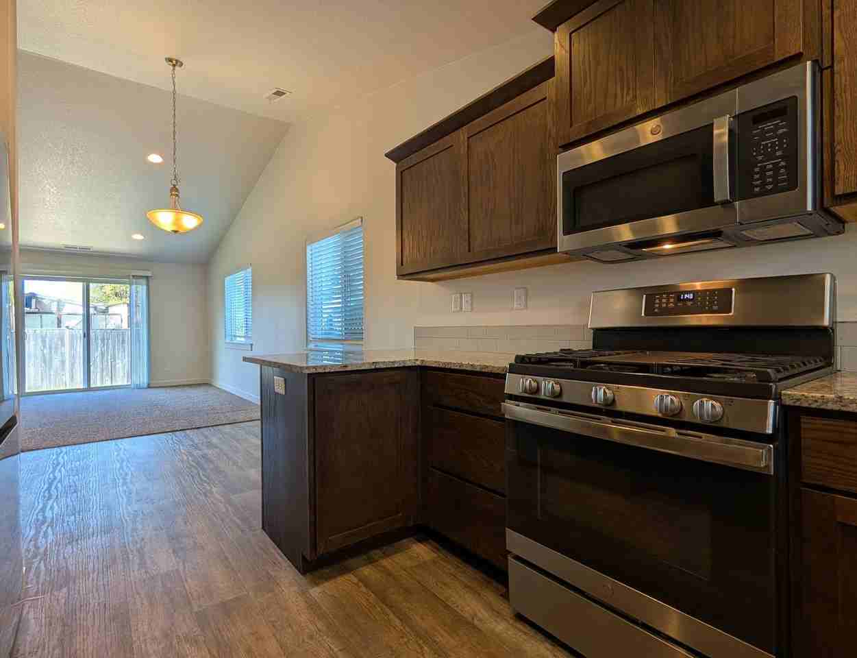 1540 7th St - Photo 3 of 25