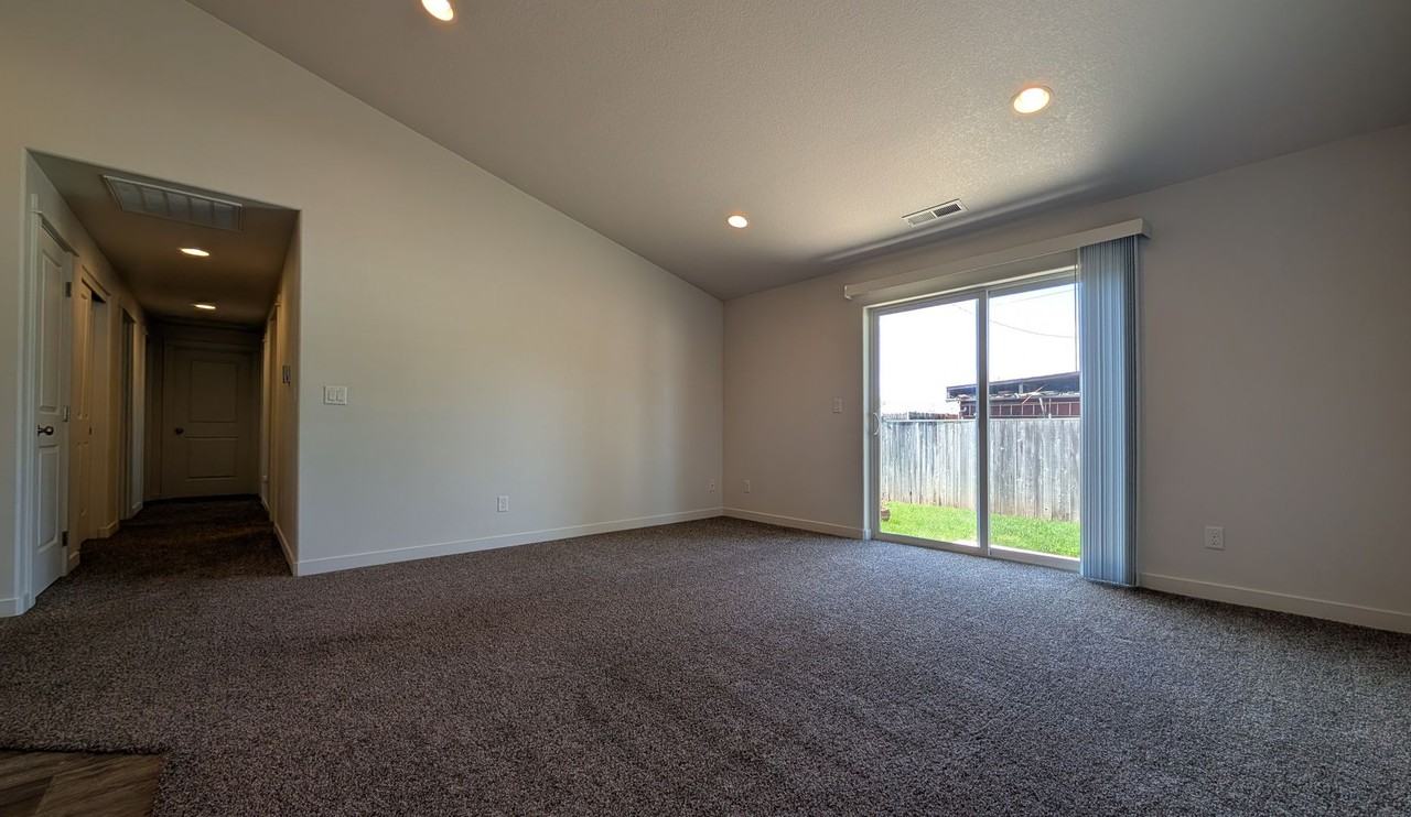 1540 7th St - Photo 7 of 25