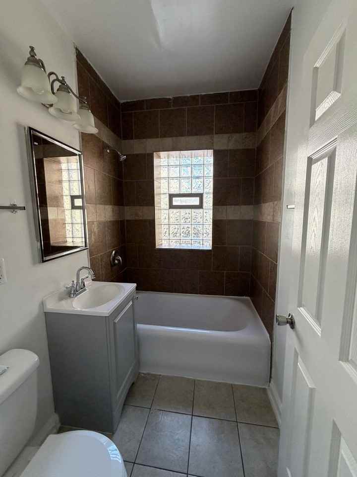 6355 S California - Photo 6 of 24