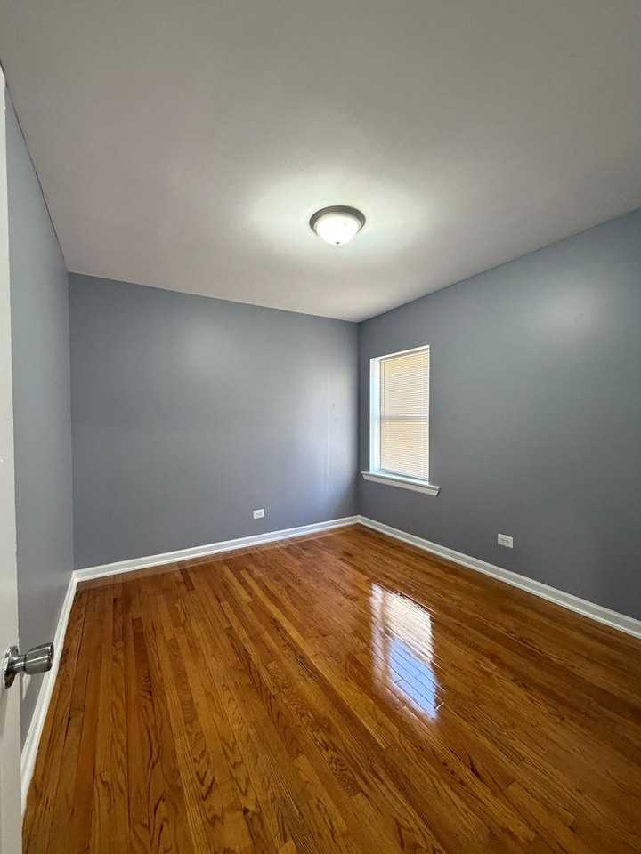 6355 S California - Photo 7 of 24