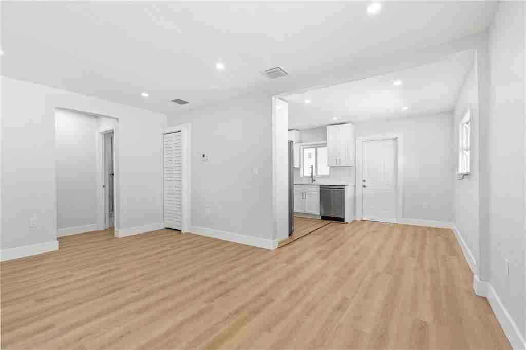 1946 Rodman Street - Photo 4 of 14