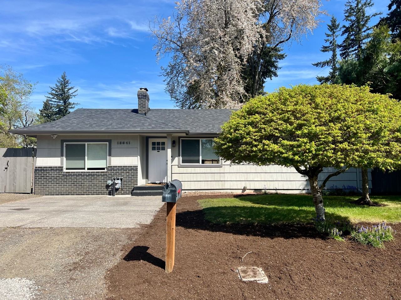 18641 Ne Everett Ct #1 - Photo 2 of 17