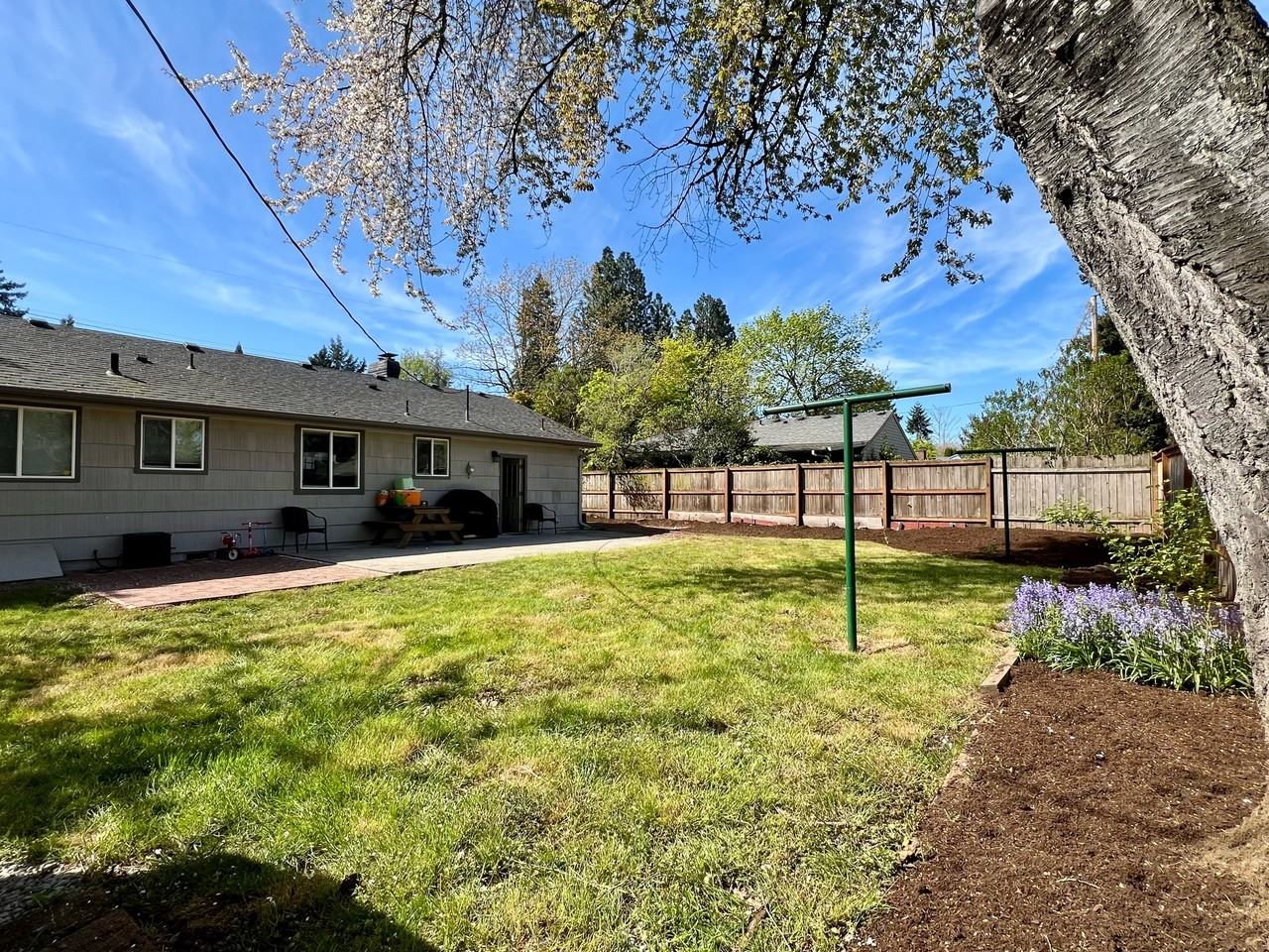 18641 Ne Everett Ct #1 - Photo 7 of 17