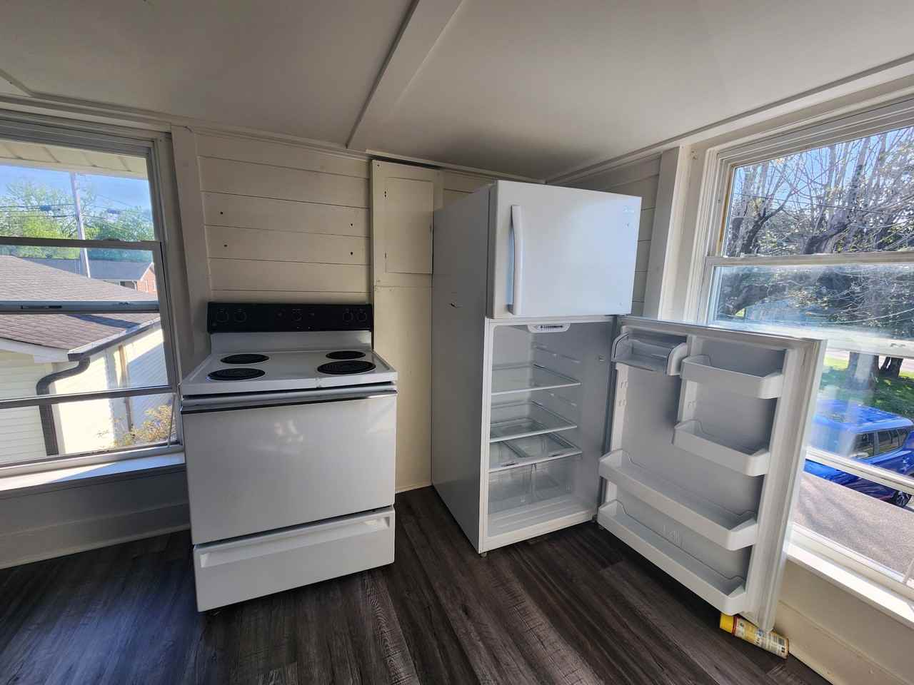 228 S Walnut Ave #4 - Photo 3 of 12