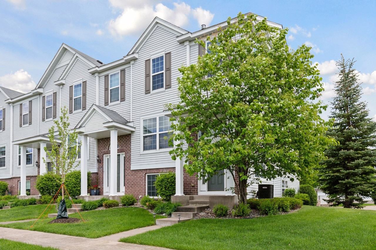 15130 Fanning Dr N #1 - Photo 3 of 44